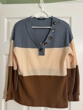 Button-Accent Colorblock Waffle Knit Top - Blue, Cream & Brown